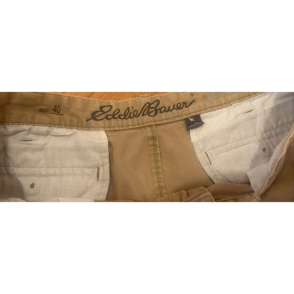 Eddie Bauer Legend Wash Men's Shorts Size 40 Khaki Tan Casual Chino Shorts - Picture 3 of 3